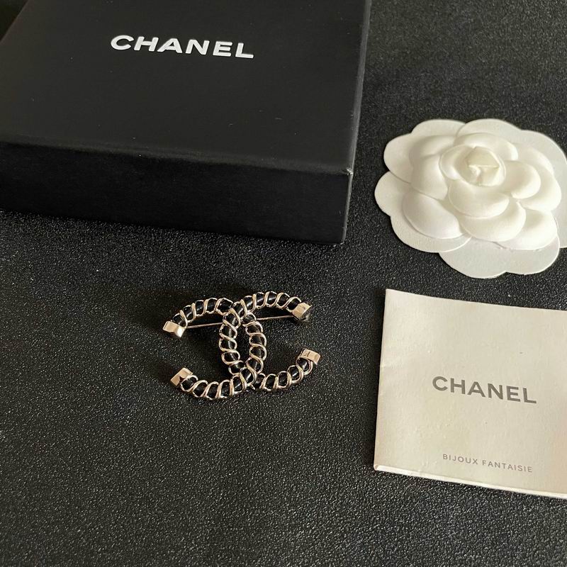 Chanel Brooch 06yxs08